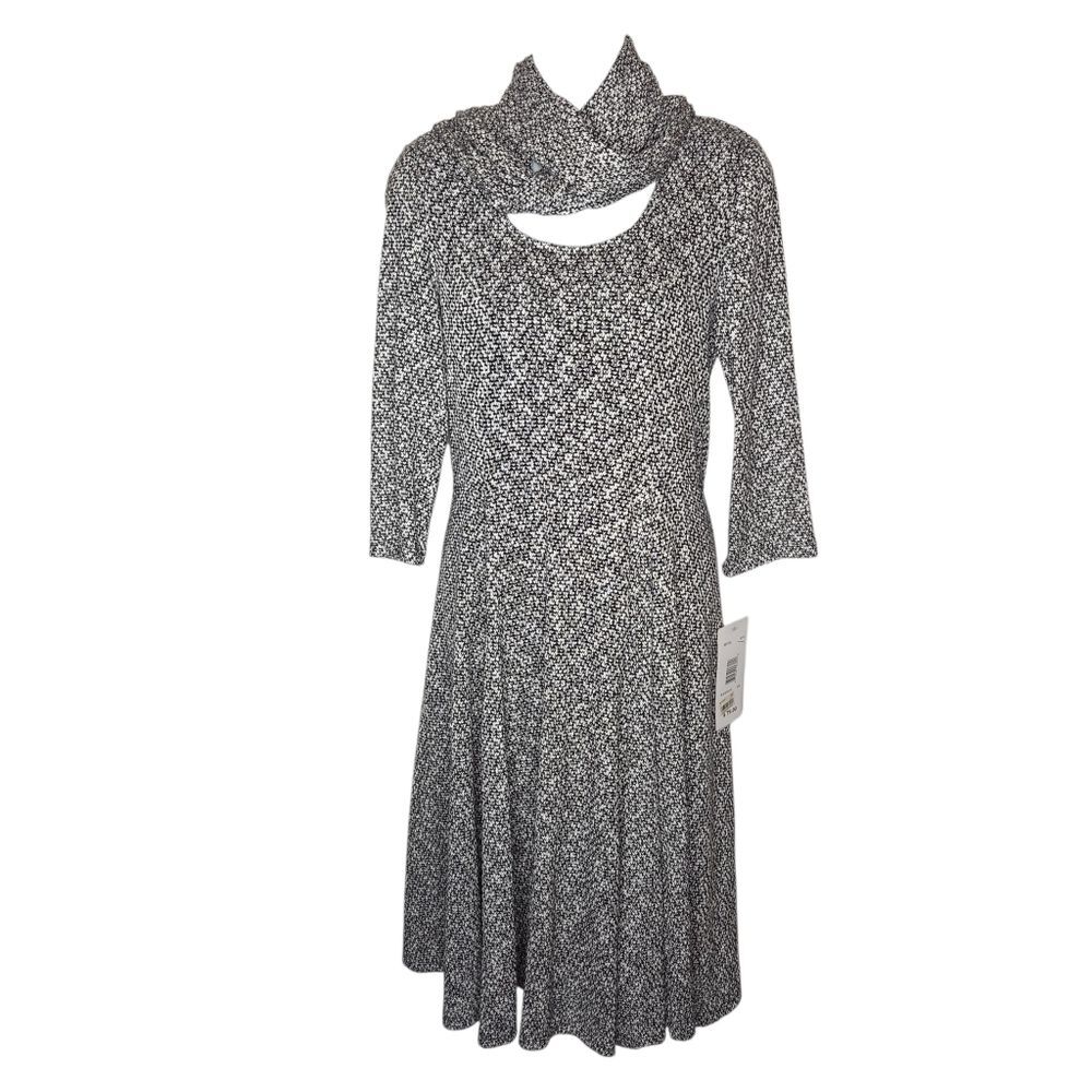 Signature by Robbie Bee NWT Knit Sweater Dress with Scarf, Size Medium